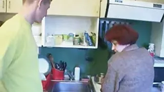 توسط Rus porn خود به خود matures در خانه سیاه و سفید-رهبری