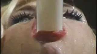 و خود را لیسید مرطوب, لب های پورنو بزرگ, سینه ها, پدر, خود ارضایی, ذوب