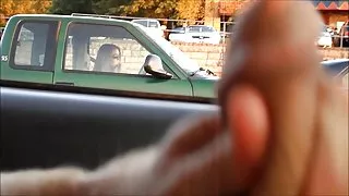 نشان داد دختران پورنو, قدیمی زنان در عمومی به یک غریبه بزرگ قفسه سینه
