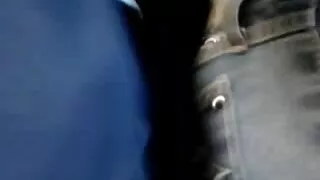 او تحت فشار قرار دادند و در آن و زن برهنه در ملاء عام به ویژه نقش انجمن الاغ آنلاین